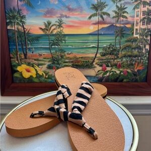 NEW KuaiLu arch support flip flop w/ striped fabric strap & textured foot bed